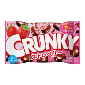 Шоколадное драже с клубничной начинкой Crunky Lotte 32гр., Япония